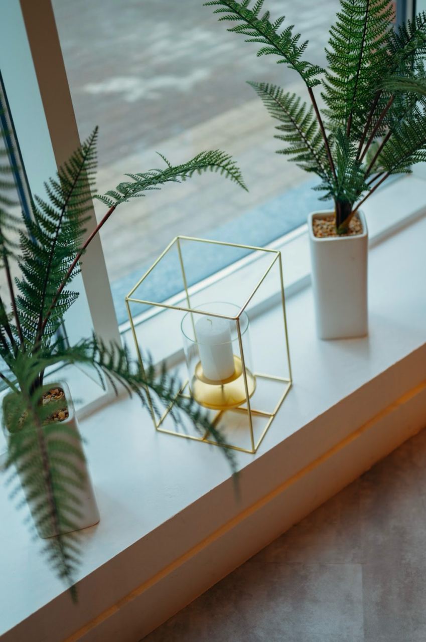 Кварцвиниловый SPC ламинат Vinilam Ceramo Stone Цемент Светлый 71614 940×470×6 фото в интерьере